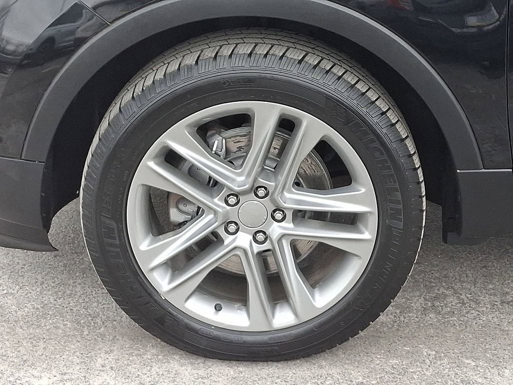 Certified 2017 Ford Explorer XLT w/ Equipment Group 202A image 8