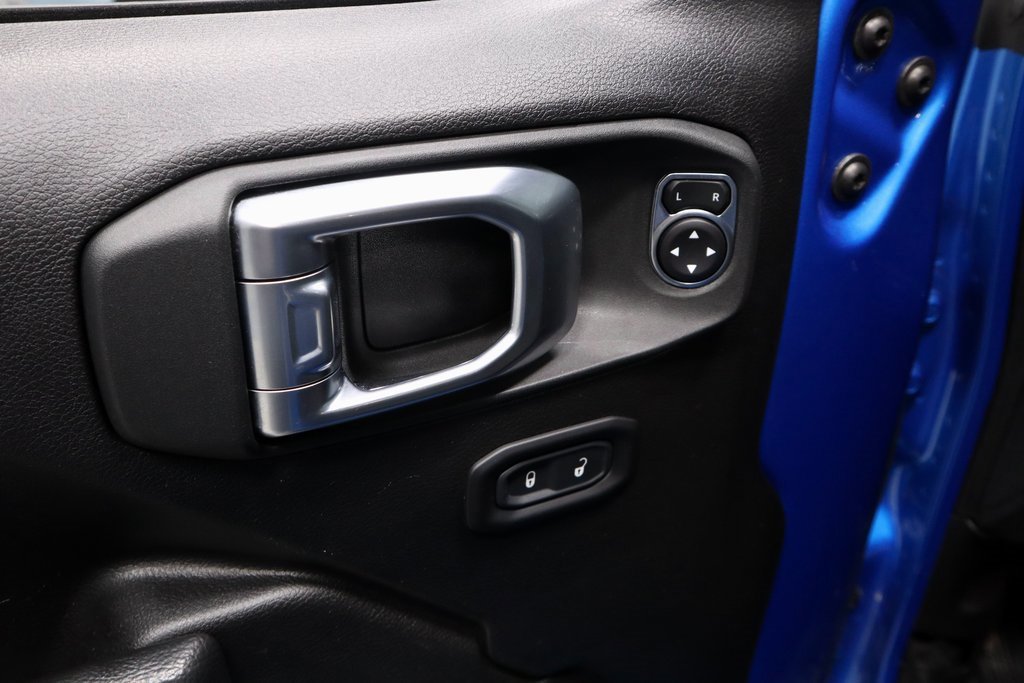 Used 2022 Jeep Gladiator Willys image 25