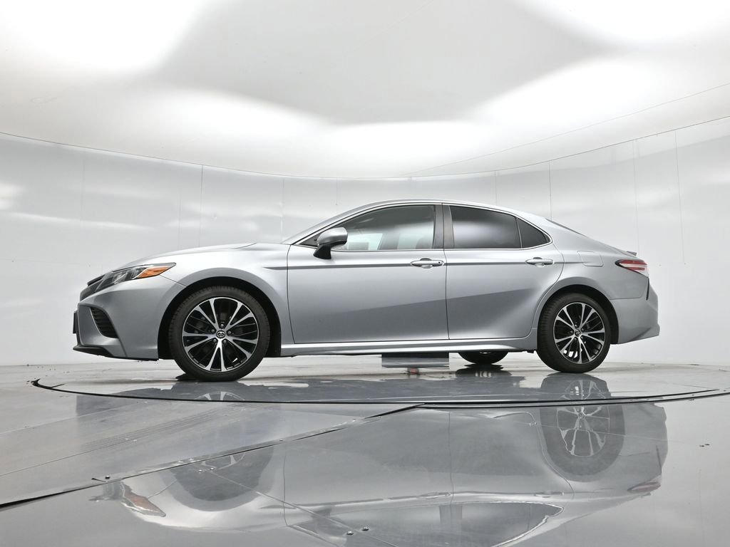 Used 2020 Toyota Camry SE image 22