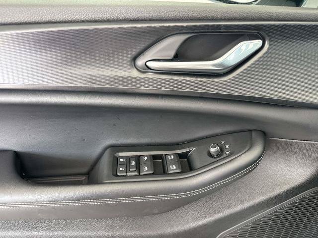 Used 2025 Jeep Grand Cherokee Altitude AWD/4WD image 24