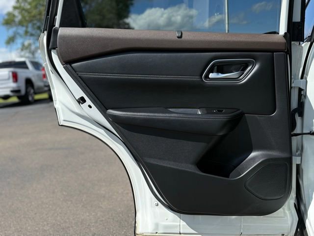 Used 2023 Nissan Rogue Platinum w/ Platinum Premium Package image 26