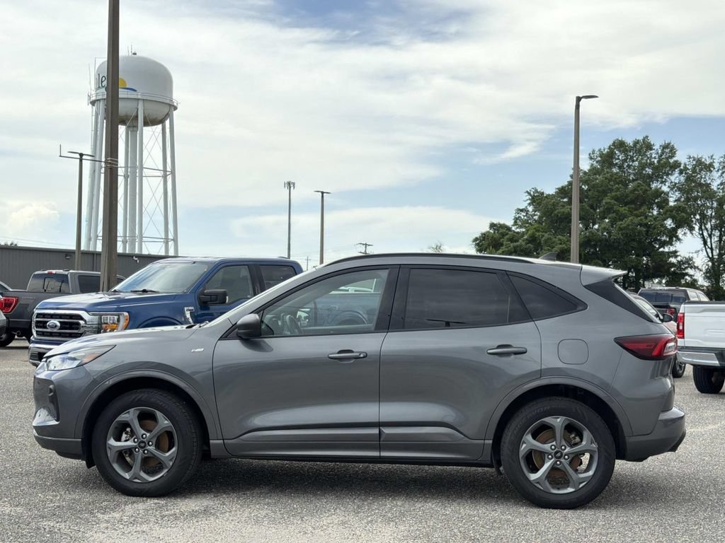 Certified 2024 Ford Escape ST-Line AWD/4WD image 3