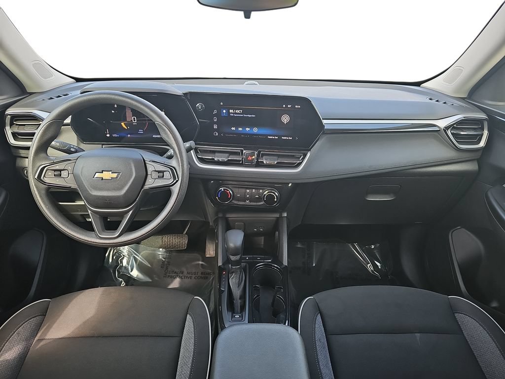 Used 2025 Chevrolet TrailBlazer LT FWD image 9