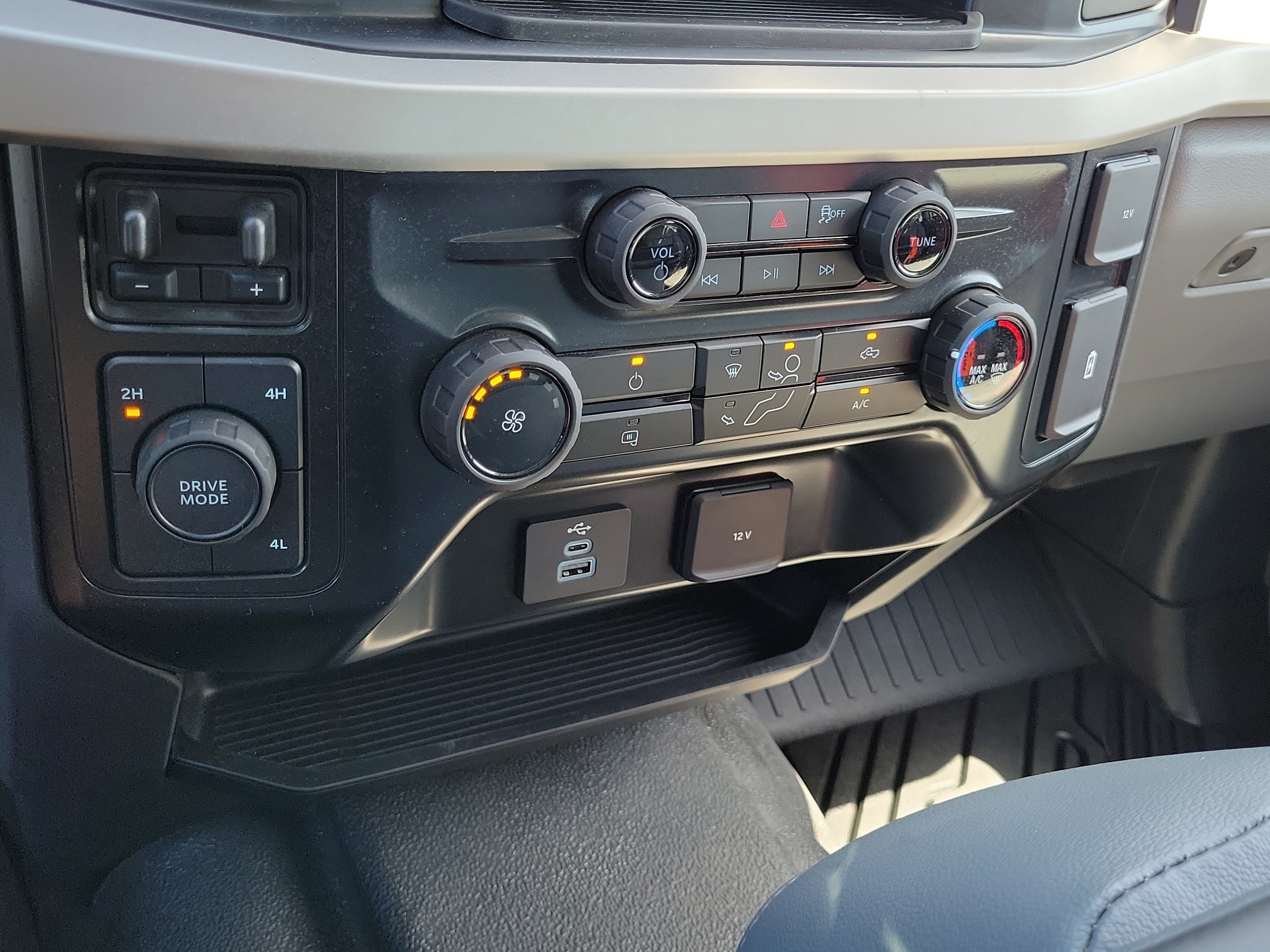 Certified 2025 Ford F350 XL AWD/4WD image 24