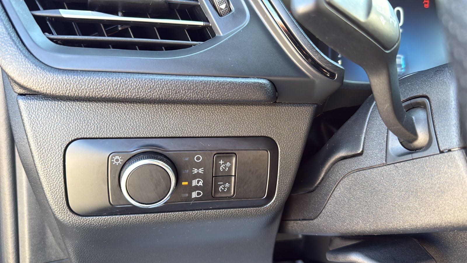 Certified 2025 Ford Escape ST-Line FWD image 16
