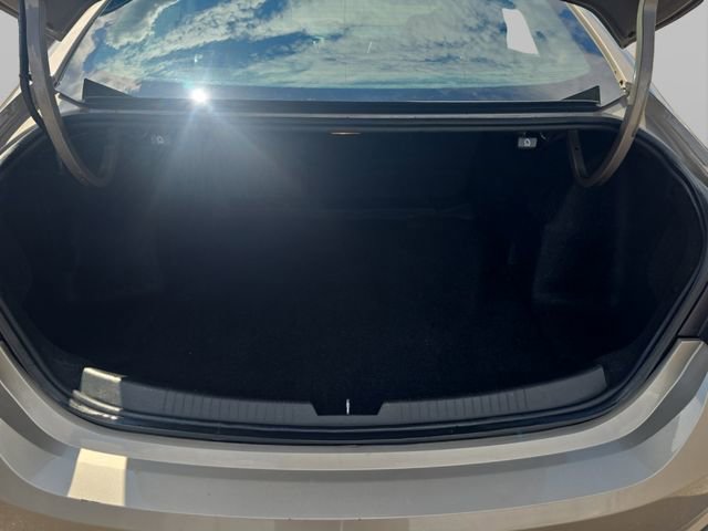 Used 2023 Chevrolet Malibu LT FWD image 23