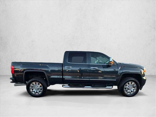 Used 2019 GMC Sierra 2500 Denali w/ Duramax Plus Package AWD/4WD image 4