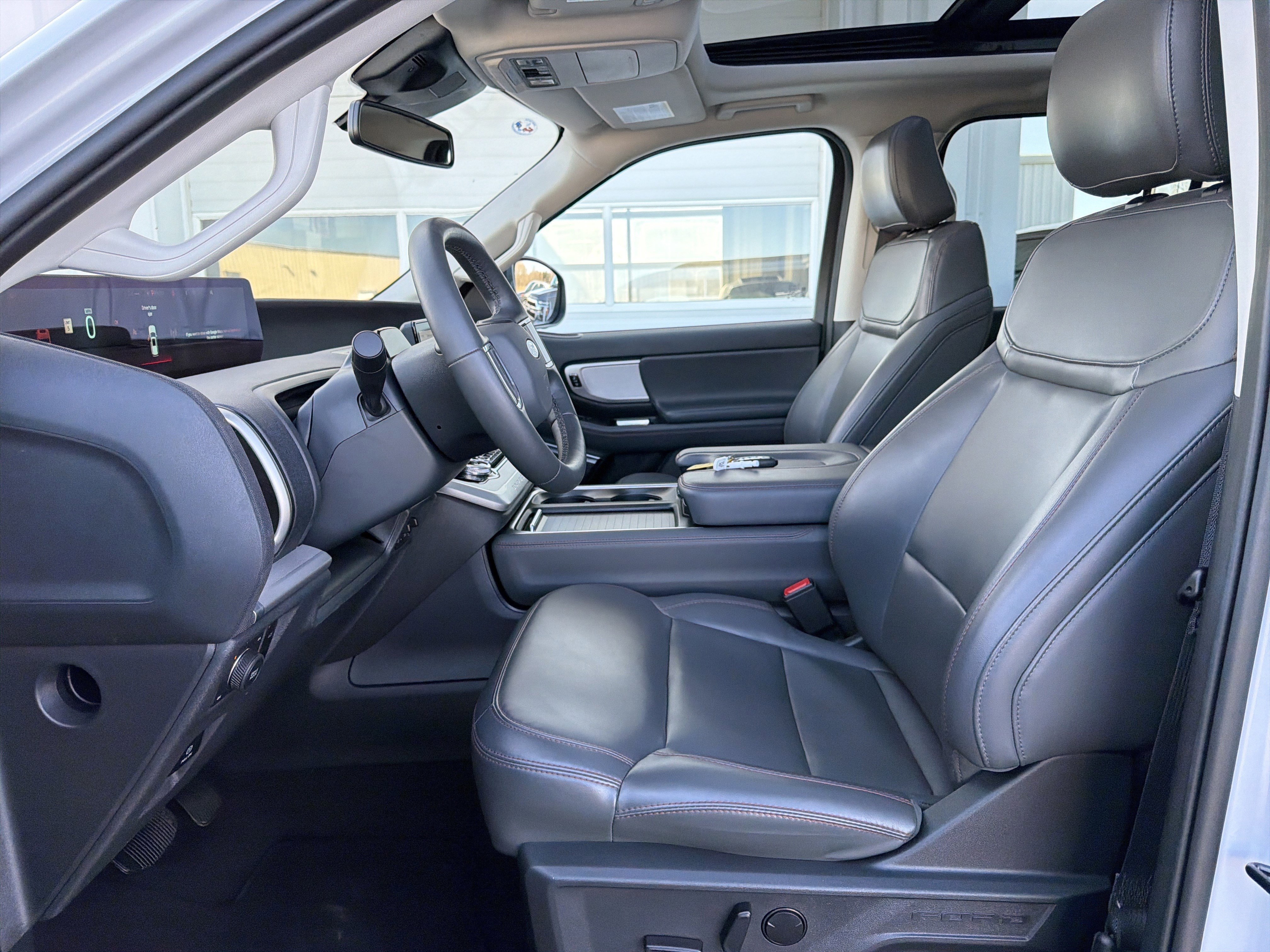 Certified 2025 Ford Expedition Active image 28