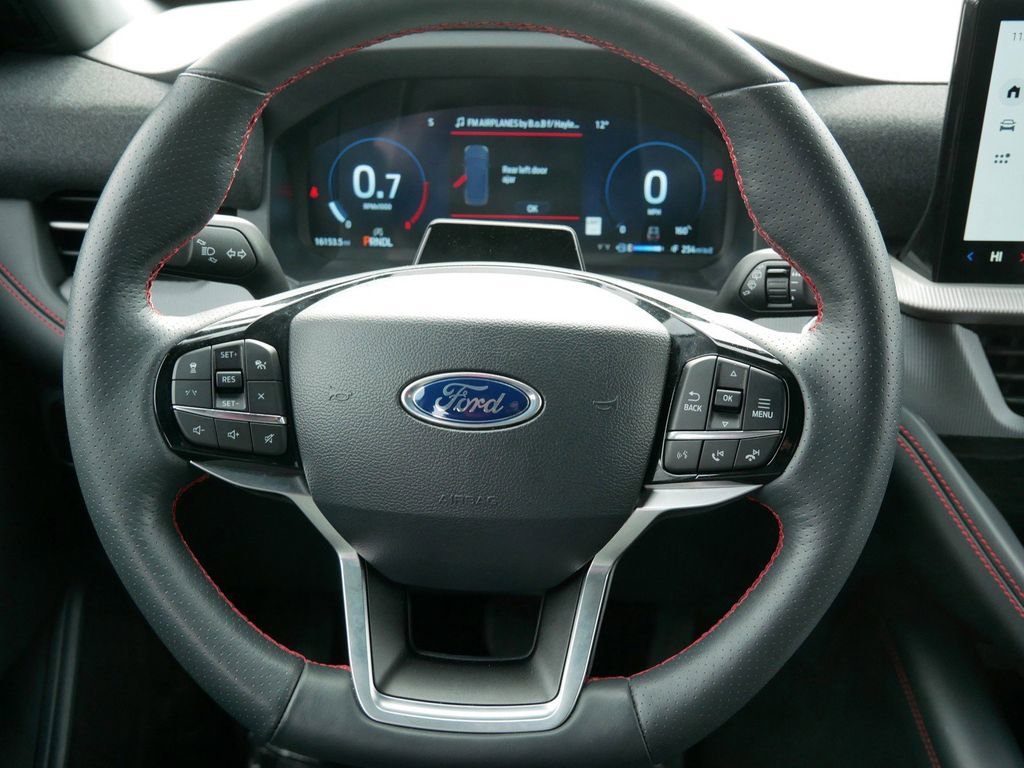Certified 2025 Ford Explorer ST-Line w/ ST-Line Street Pack image 17