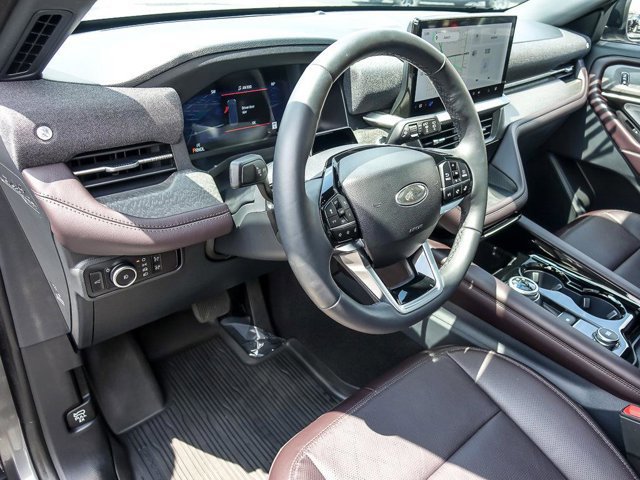 Certified 2025 Ford Explorer Platinum image 14