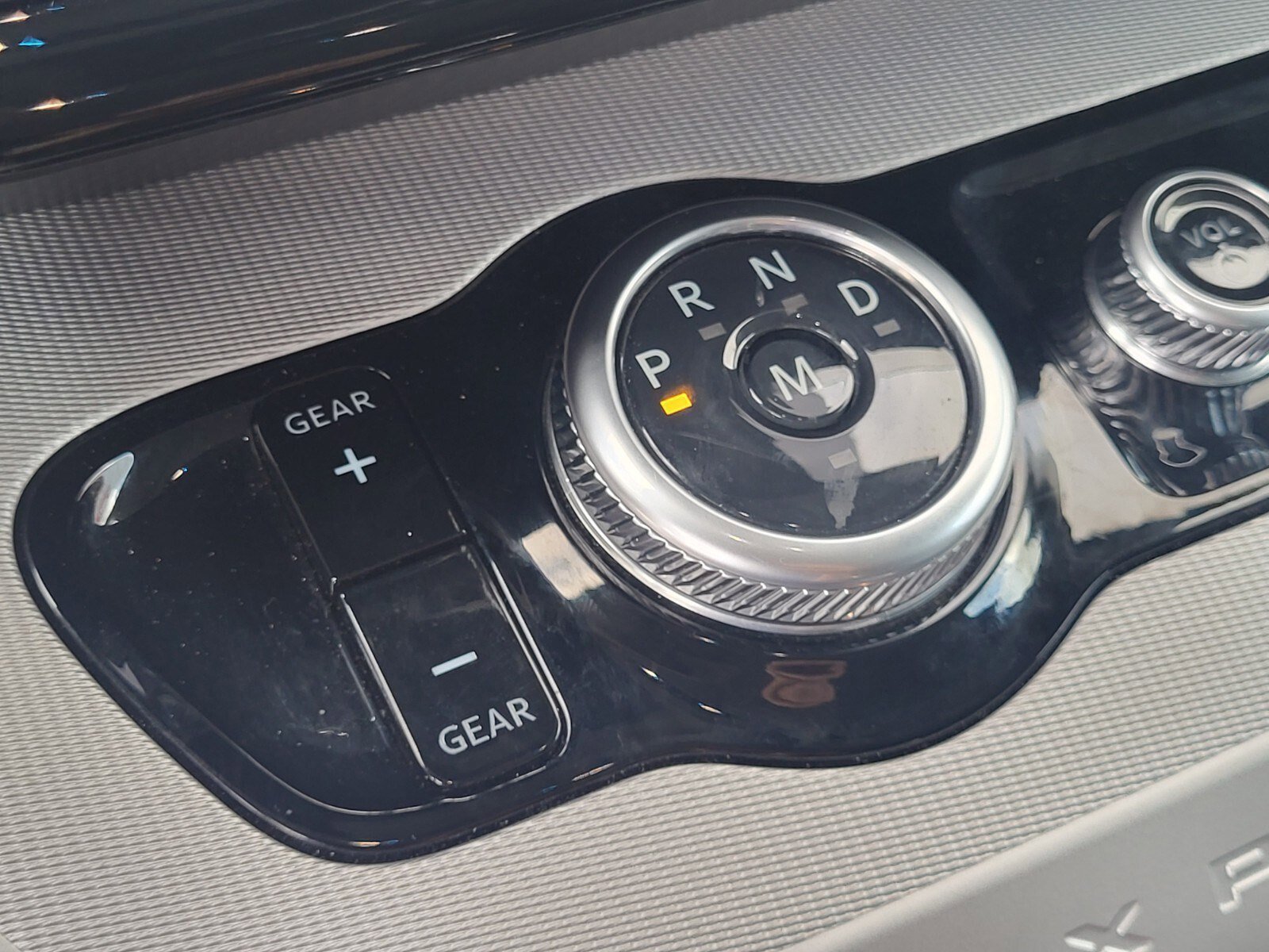 Certified 2025 Ford Expedition Active image 26