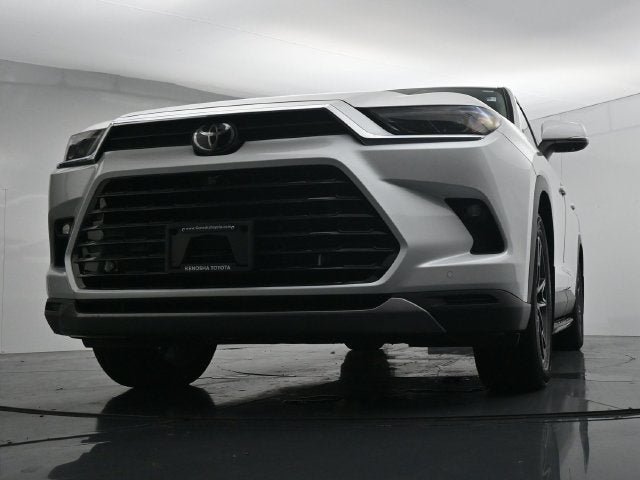 Used 2024 Toyota Grand Highlander AWD image 30