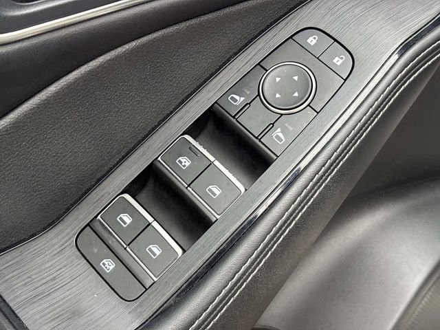 Used 2021 Nissan Rogue Platinum image 27