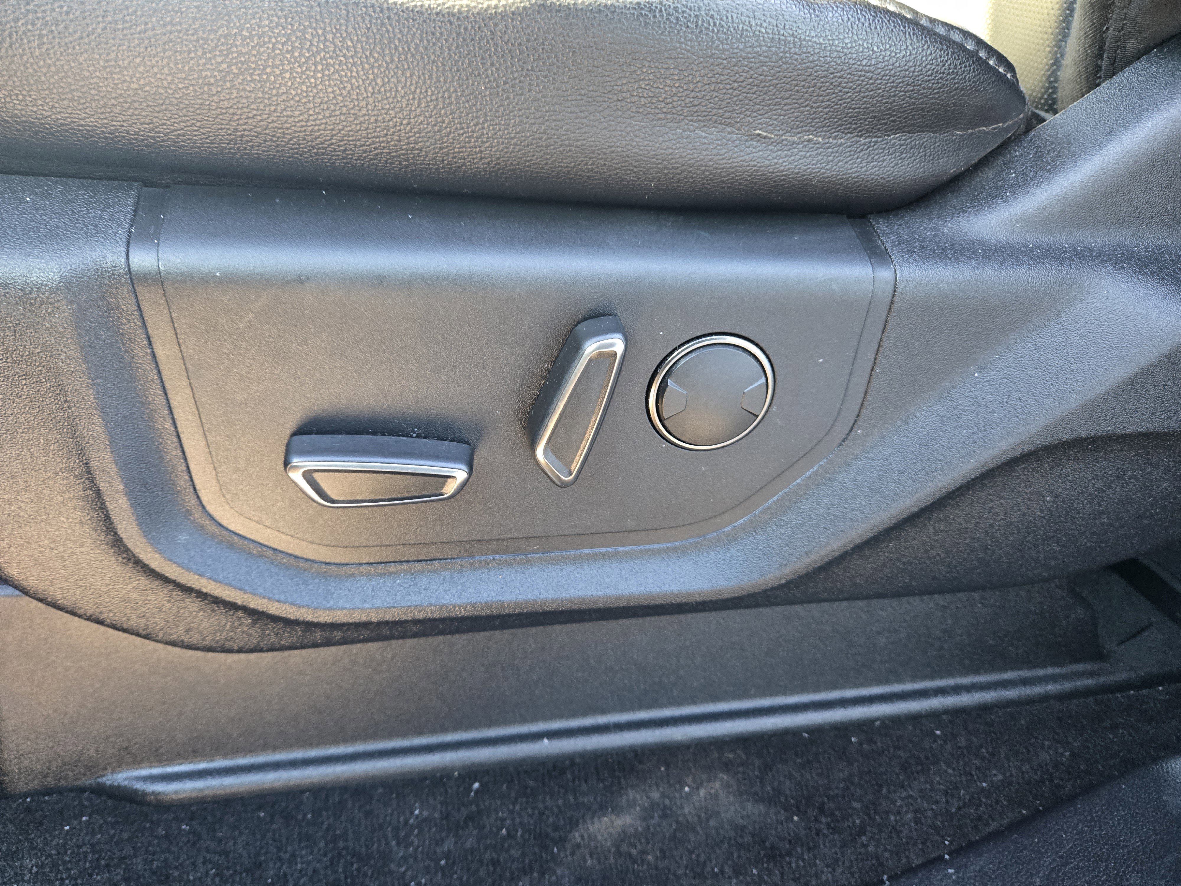 Certified 2020 Ford F150 Raptor w/ Equipment Group 802A Luxury image 20