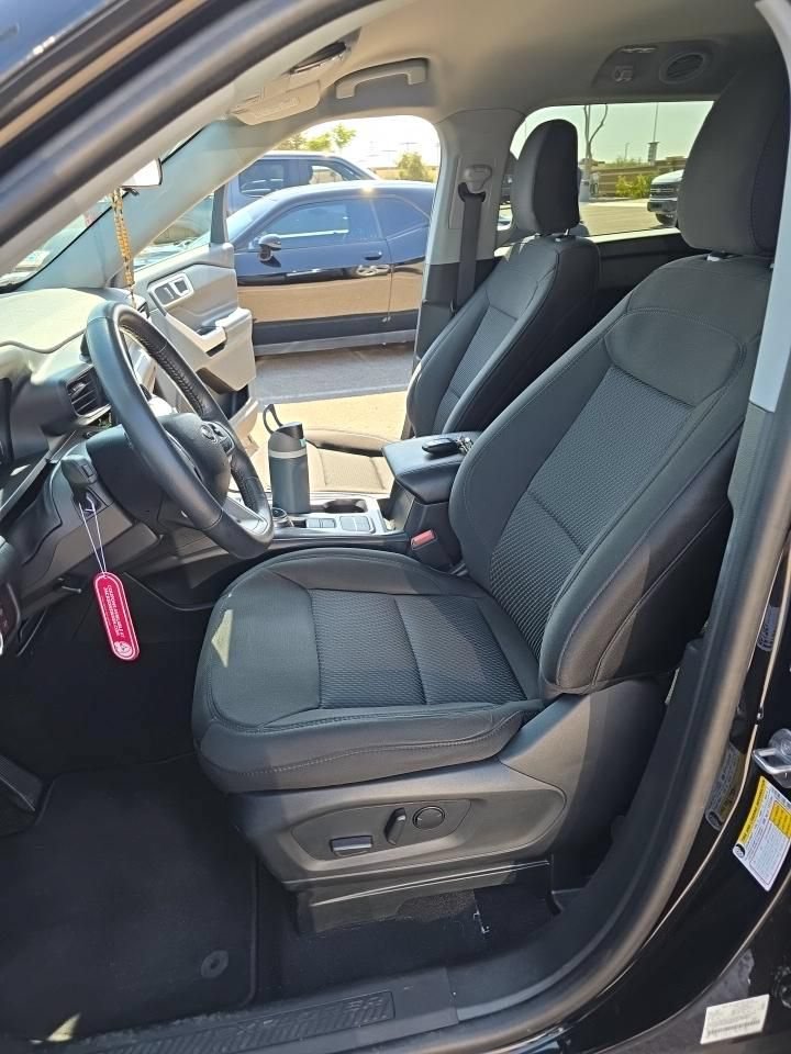 Certified 2023 Ford Explorer XLT RWD image 9