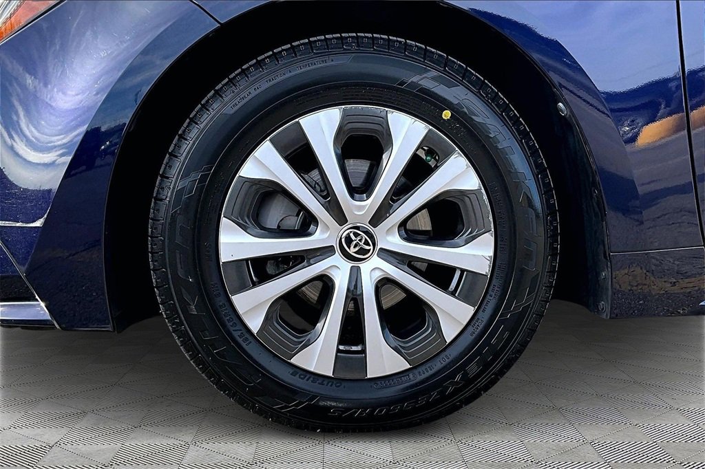 Used 2022 Toyota Corolla LE image 9