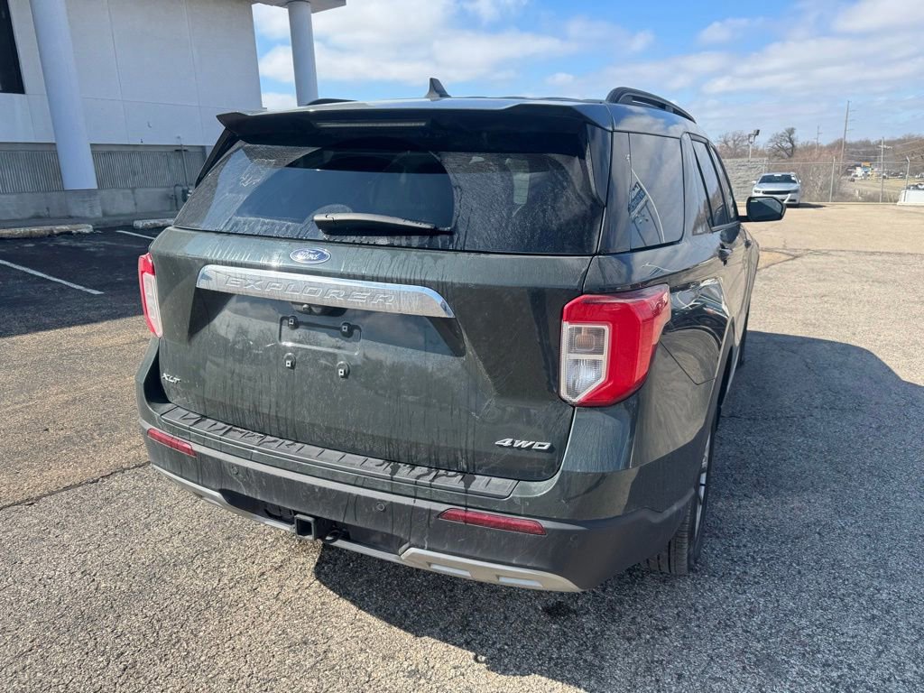 Certified 2023 Ford Explorer XLT w/ Equipment Group 202A image 4
