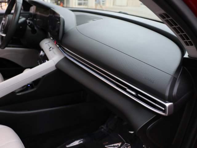 Used 2024 Hyundai Elantra Limited FWD image 11