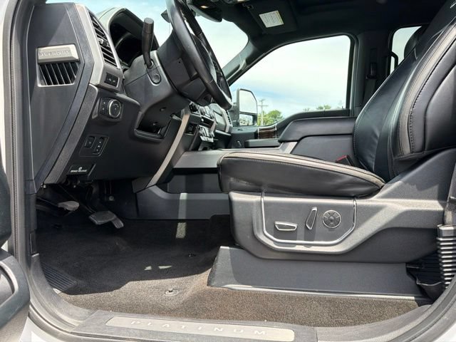 Certified 2017 Ford F350 Platinum w/ Platinum Ultimate Package AWD/4WD image 14