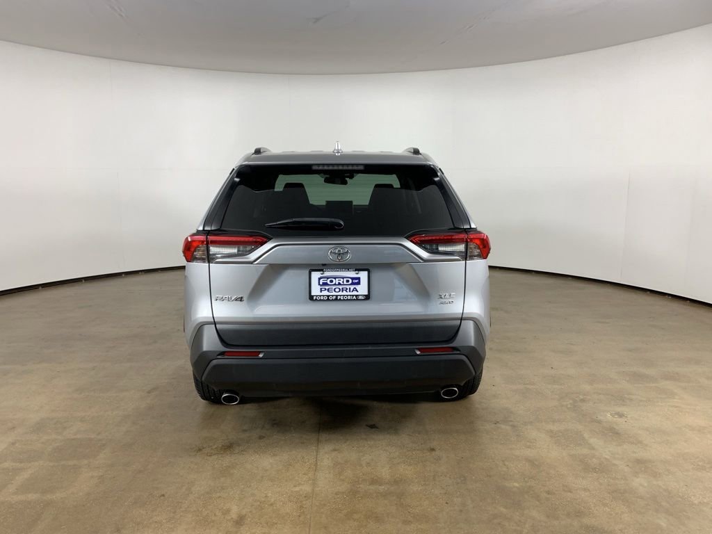 Used 2022 Toyota RAV4 XLE w/ Convenience Package AWD/4WD image 10