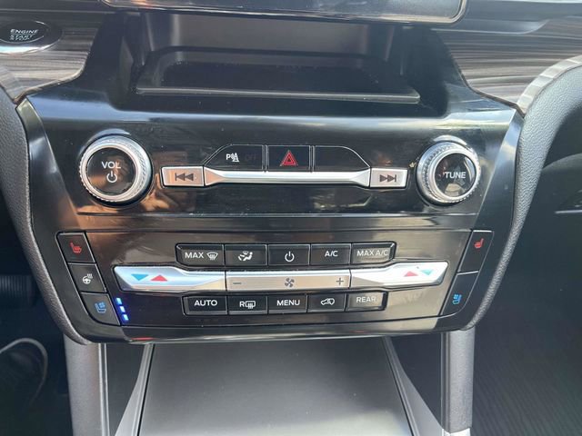 Certified 2023 Ford Explorer Limited w/ Equipment Group 301A image 18