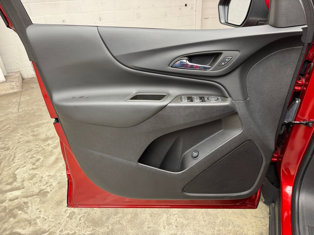 Used 2023 Chevrolet Equinox LT FWD image 9