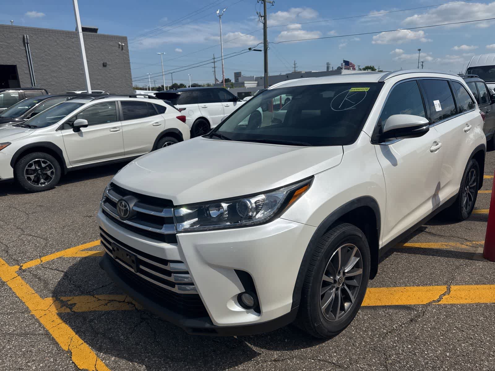 Used 2019 Toyota Highlander AWD V6 video 2