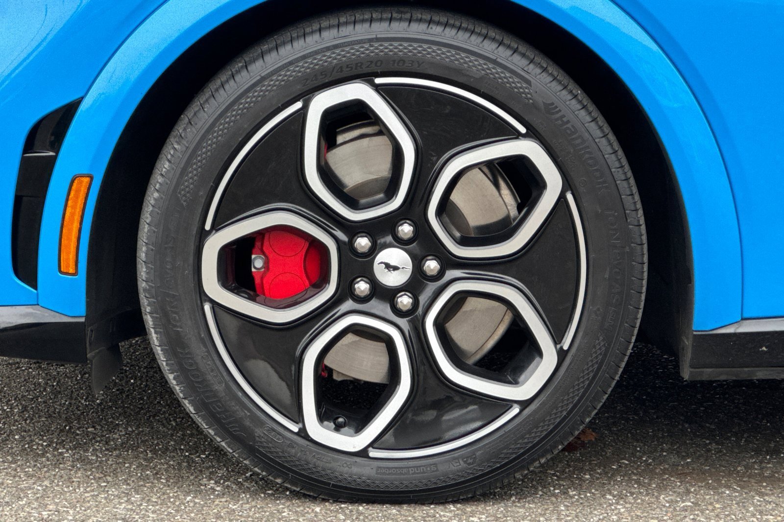 Certified 2022 Ford Mustang Mach-E GT image 28