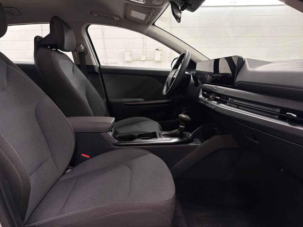 Used 2025 Kia K4 FWD image 30