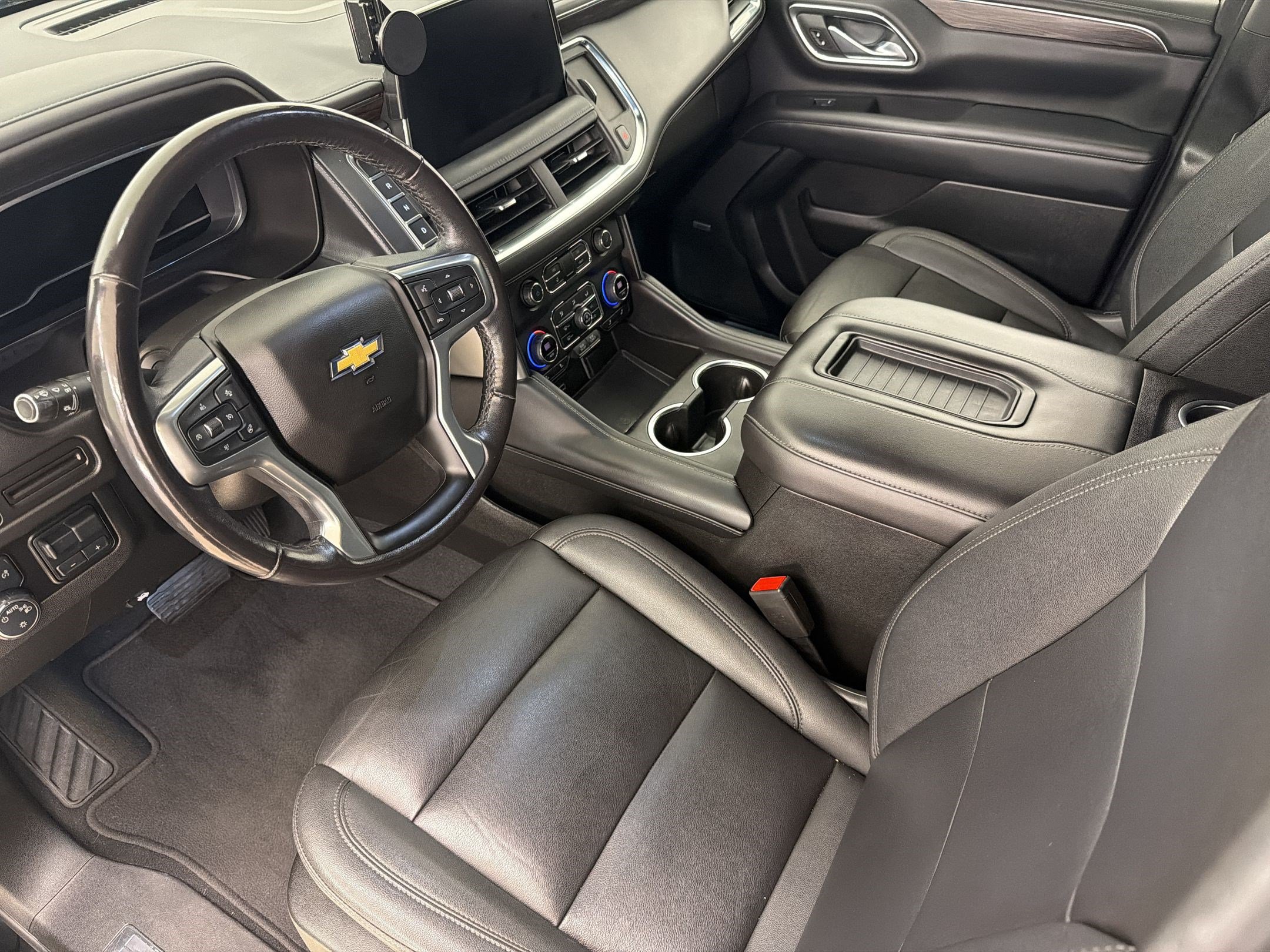 Used 2022 Chevrolet Tahoe LT w/ LT Signature Package AWD/4WD image 4