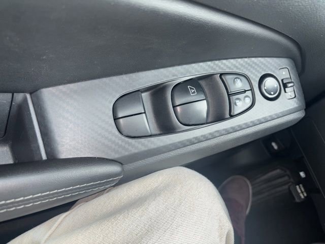 Used 2024 Nissan Altima 2.5 SV FWD image 21