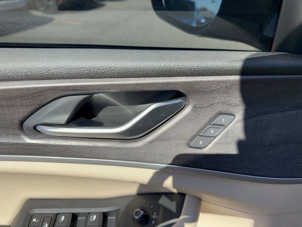 Used 2023 Jeep Grand Cherokee L Limited w/ Luxury Tech Group II image 9