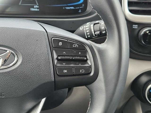 Used 2025 Hyundai Venue SEL FWD image 28