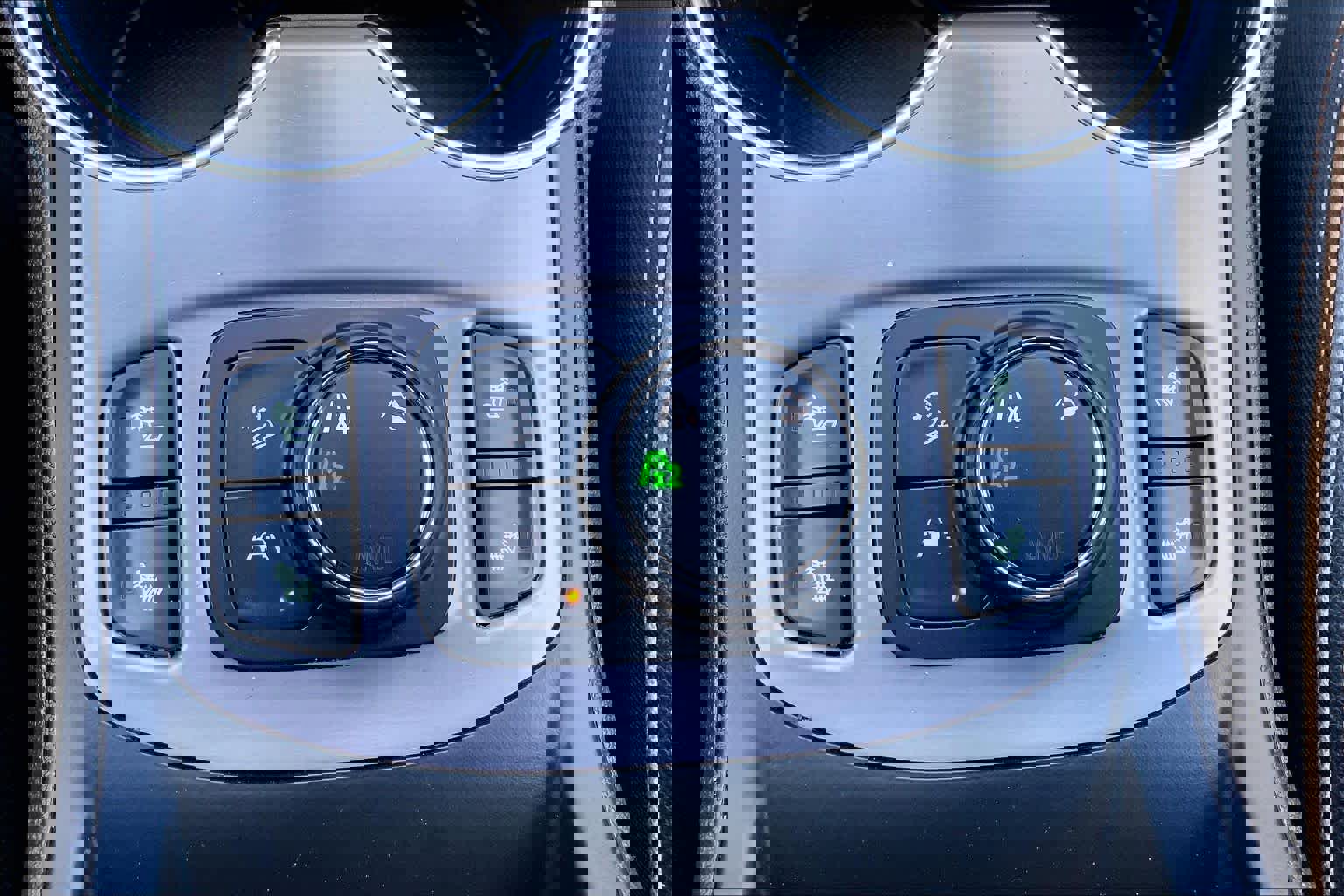 Used 2024 GMC Terrain AT4 image 36