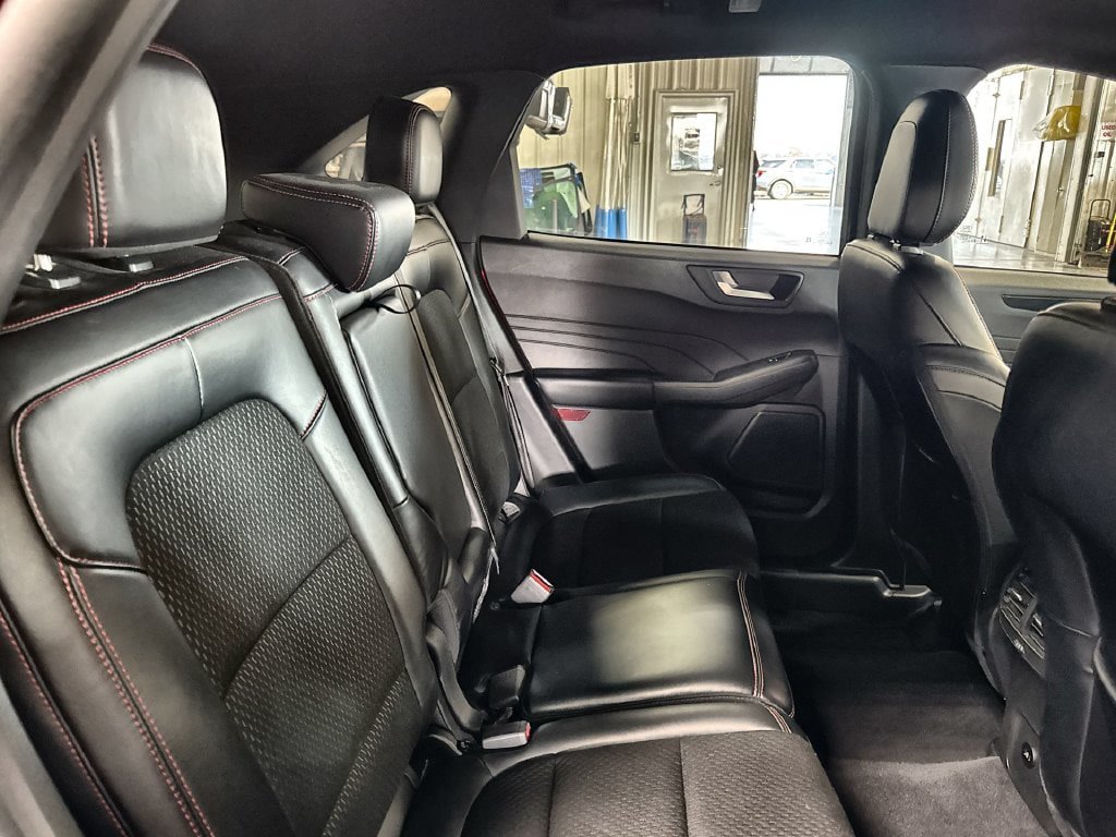 Certified 2025 Ford Escape ST-Line FWD image 29