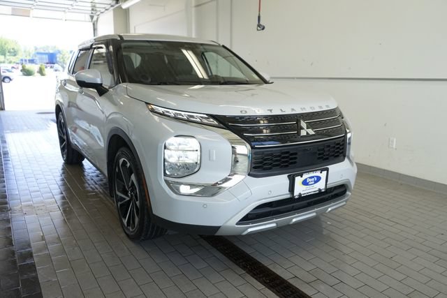 Used 2022 Mitsubishi Outlander SE AWD/4WD image 17