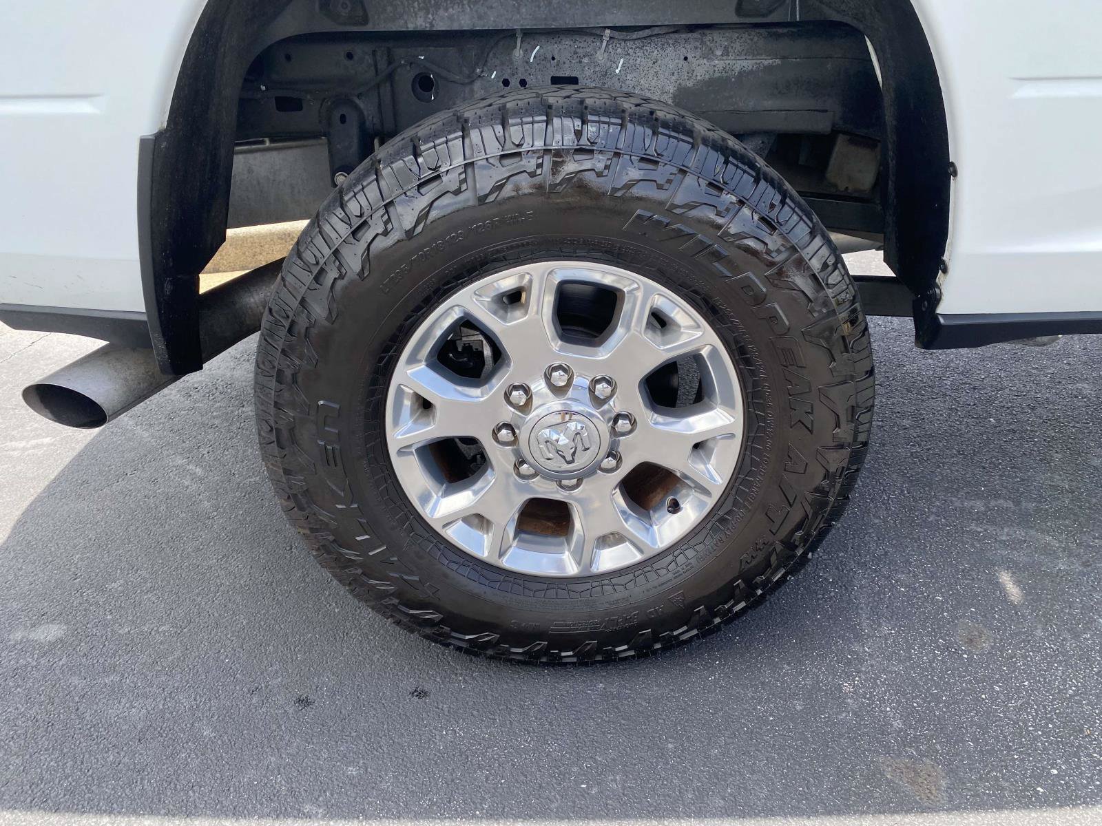 Used 2024 RAM 2500 Laramie w/ Safety Group AWD/4WD image 9