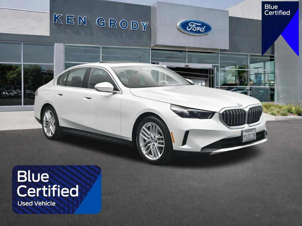 Used 2025 BMW 530i xDrive w/ Premium Package image 1
