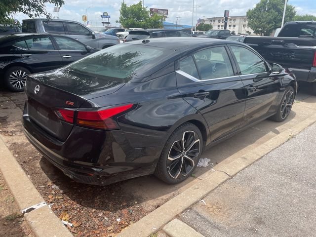Used 2024 Nissan Altima 2.5 SR FWD image 6