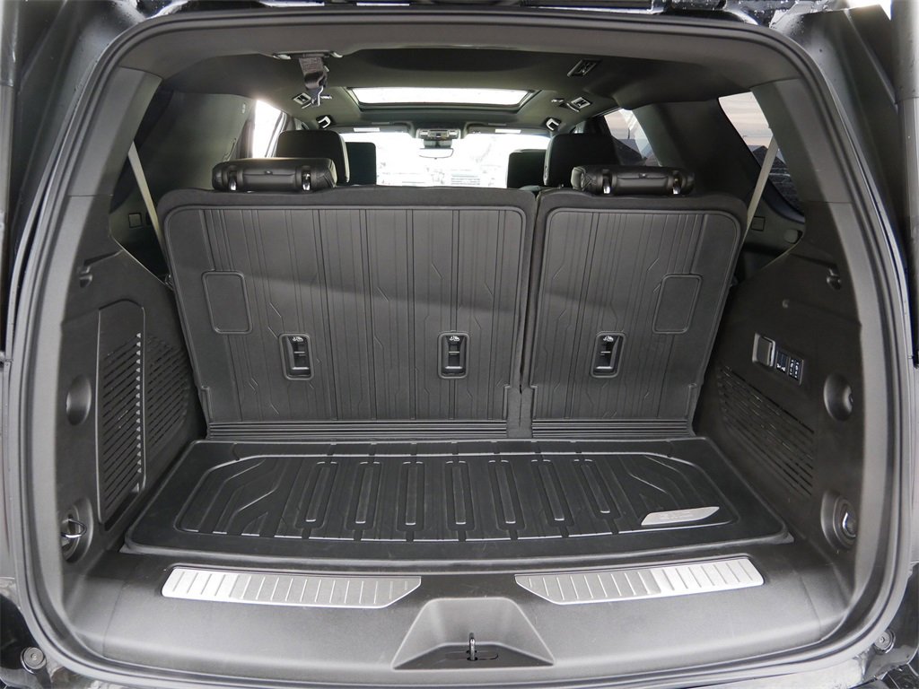 Used 2025 GMC Yukon Denali w/ Denali Reserve Package image 10