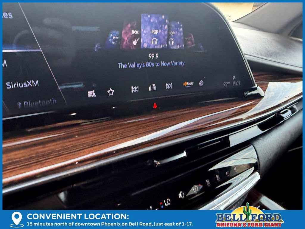 Used 2024 Cadillac Escalade ESV Premium Luxury AWD/4WD image 27