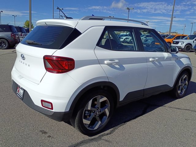 Used 2025 Hyundai Venue SEL FWD image 5