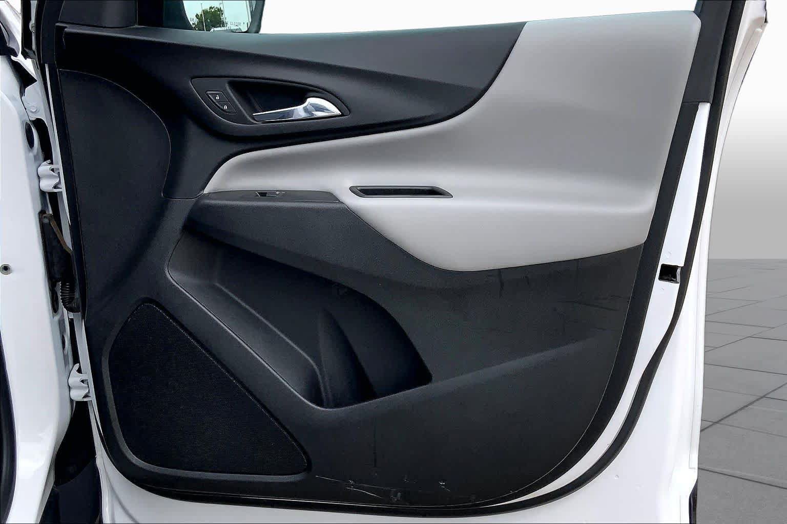 Used 2023 Chevrolet Equinox LS w/ LS Convenience Package FWD image 23