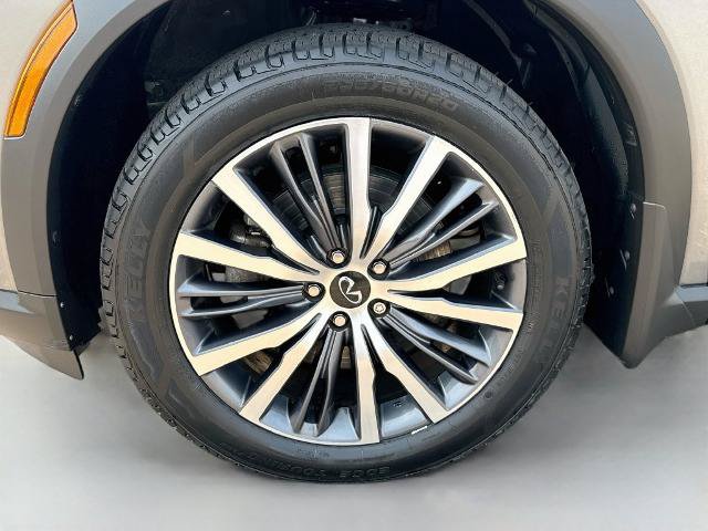Used 2023 INFINITI QX60 Sensory w/ Vision Package AWD/4WD image 24