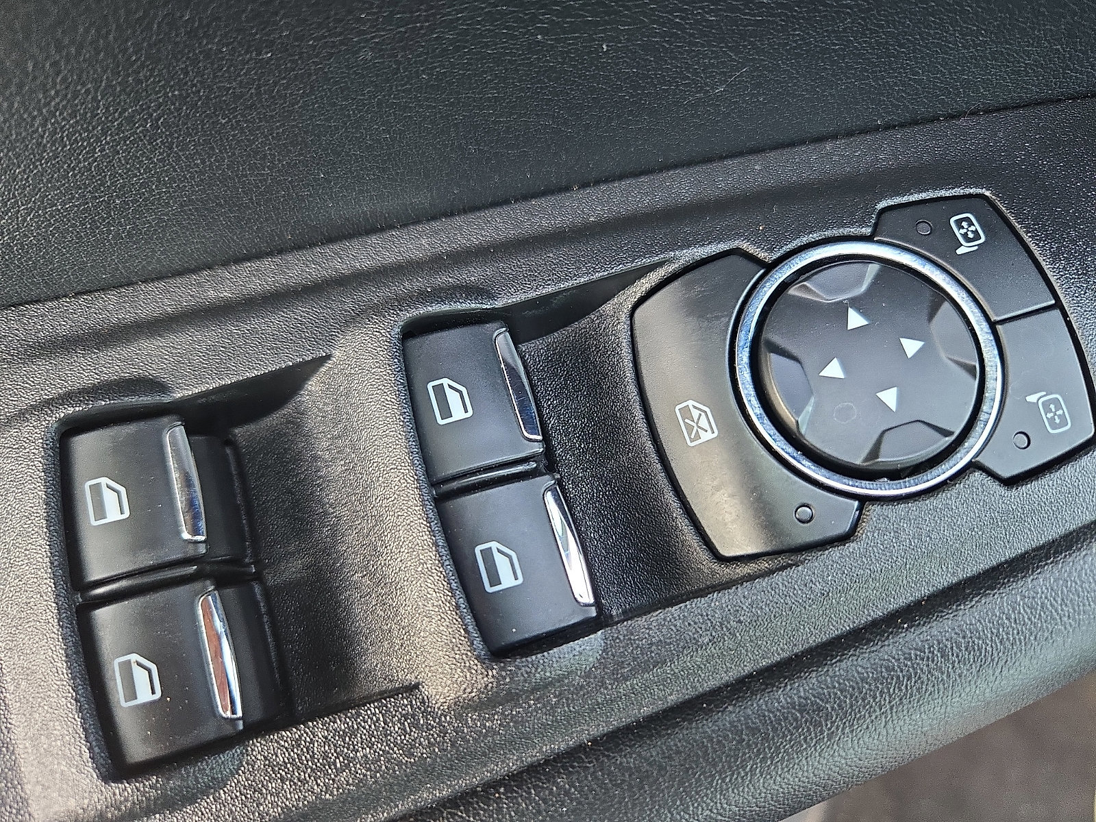 Certified 2024 Ford Edge SEL w/ Convenience Package AWD/4WD image 10