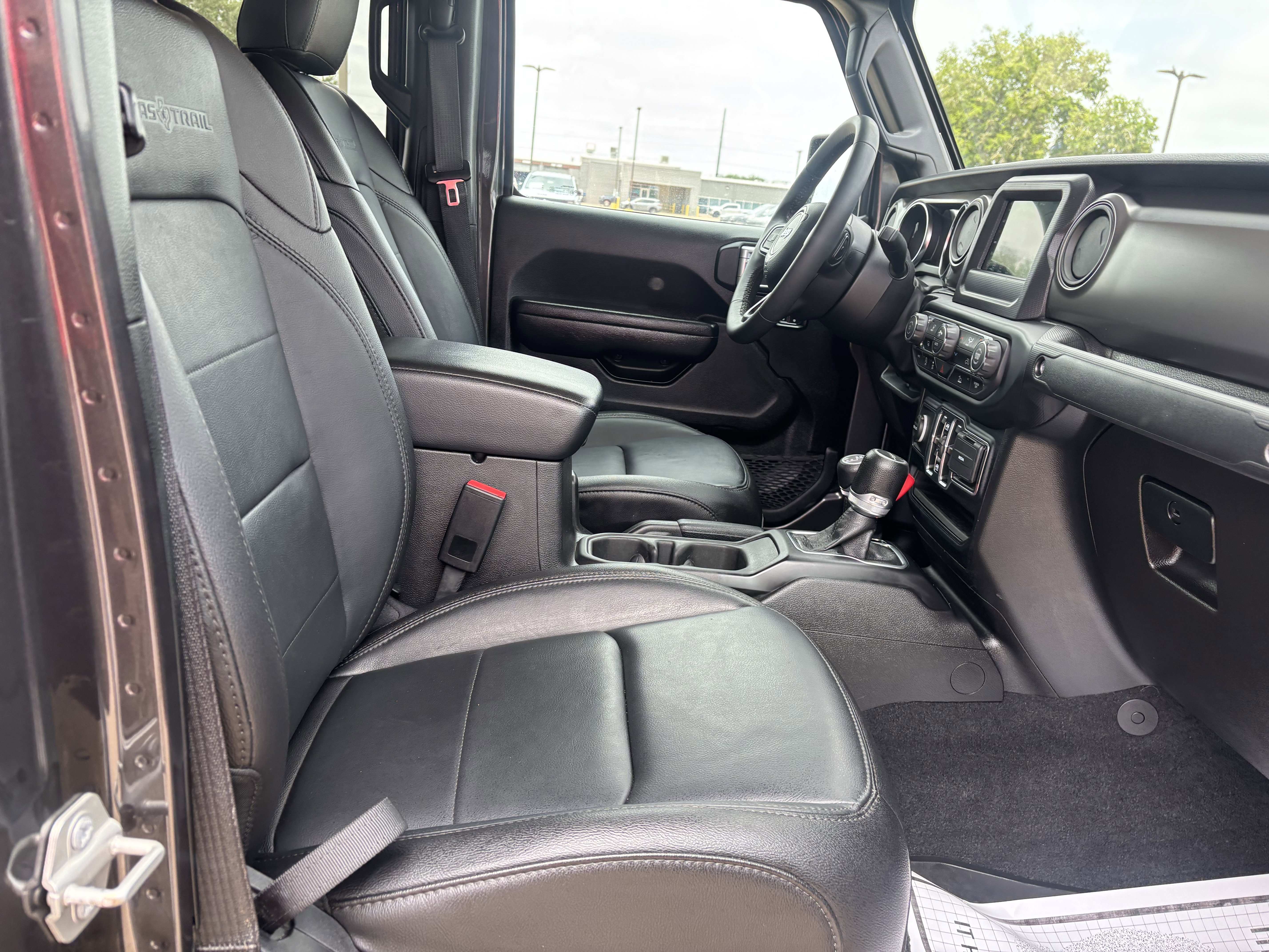 Used 2023 Jeep Gladiator Sport AWD/4WD image 23