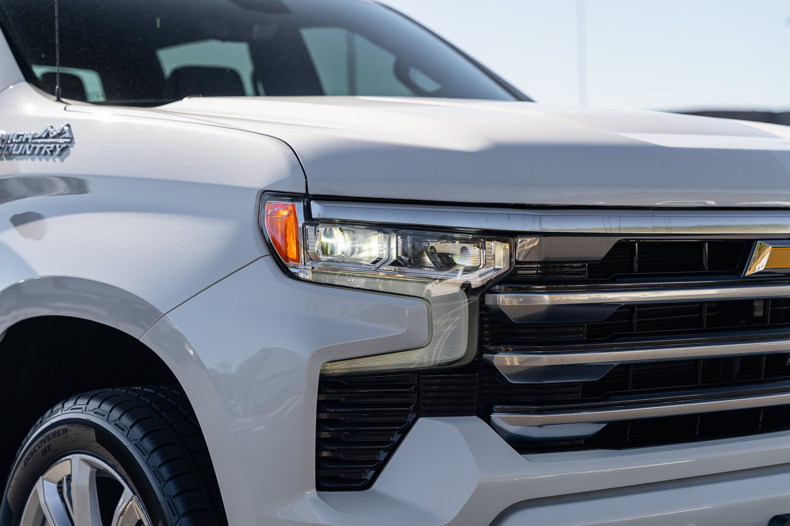 Used 2023 Chevrolet Silverado 1500 High Country w/ Technology Package AWD/4WD image 10