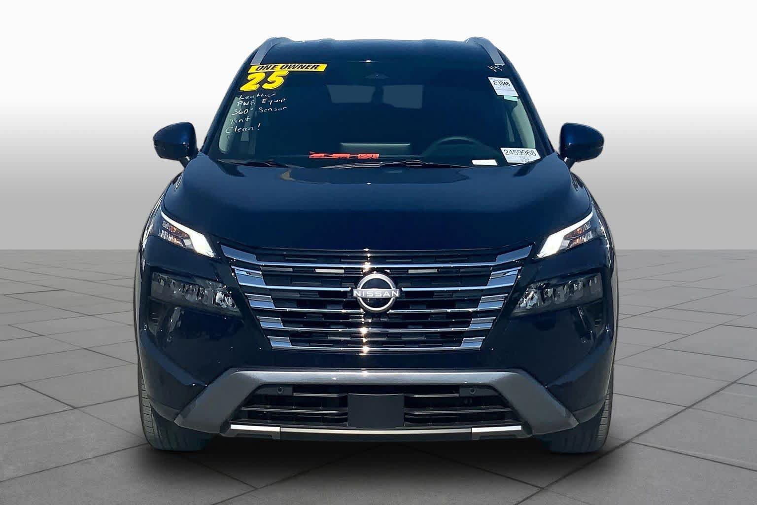 Used 2025 Nissan Rogue SL FWD image 4