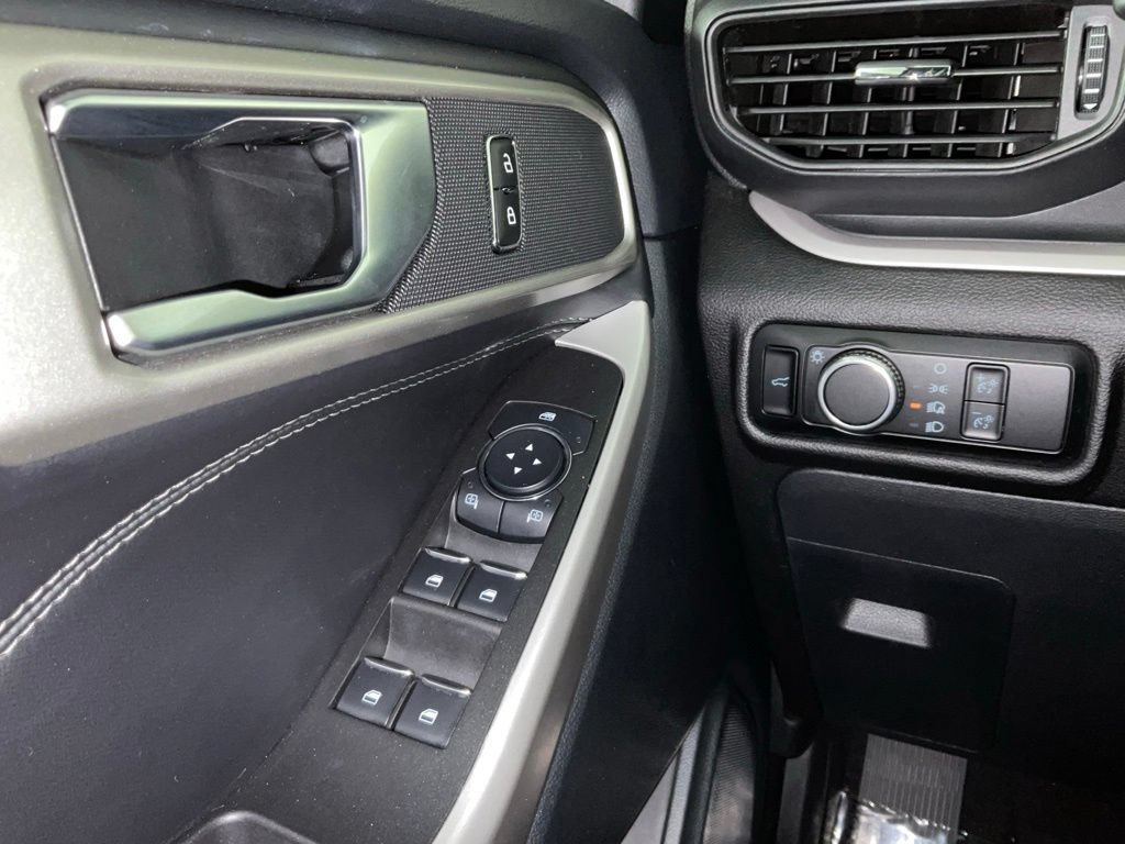 Certified 2023 Ford Explorer XLT RWD image 21