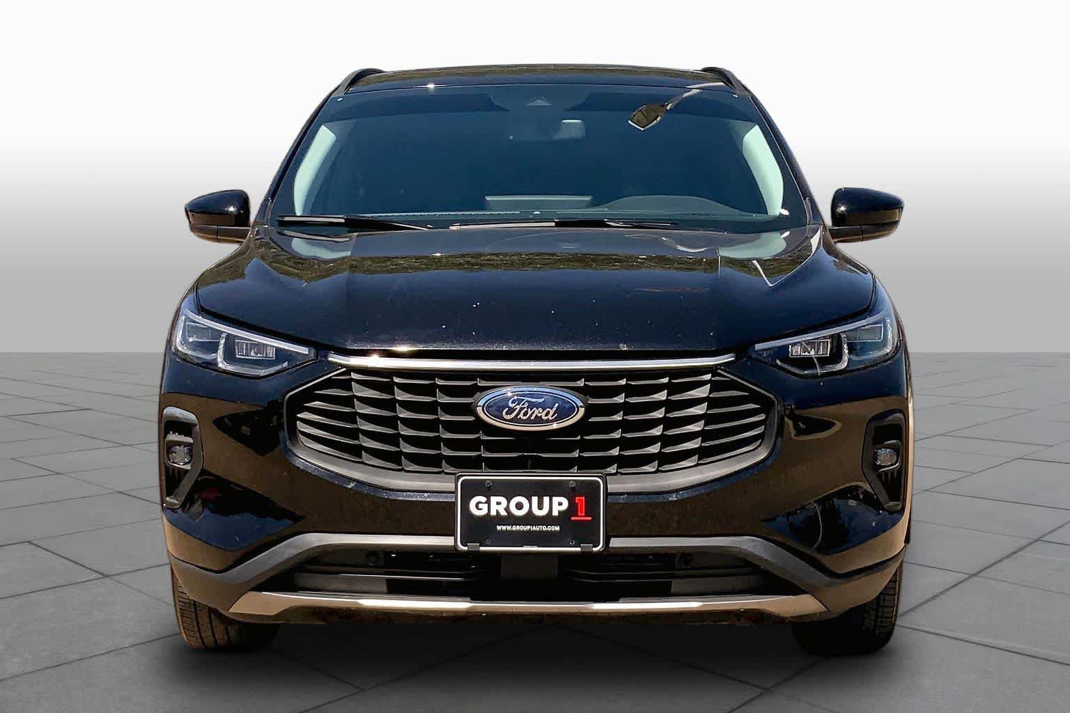 Certified 2025 Ford Escape Platinum AWD/4WD image 4